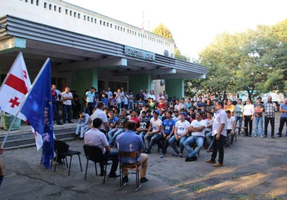 მარნეულში დეპუტატობის კანდიდატები მოსახლეობას შეხვდნენ (R)