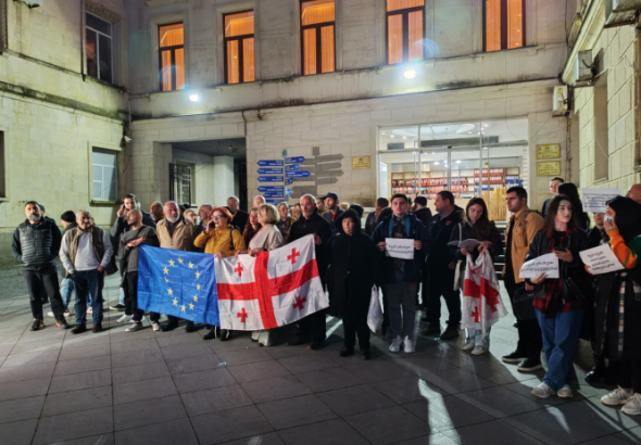 "ქართველ ხალხს მოგვპარეს არჩევანი"- ქუთაისში არჩევნების შედეგები გააპროტესტეს