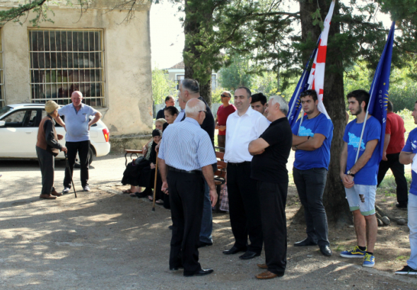 წყალტუბოს მერობის კანდიდატი რამდენიმე სოფლის მოსახლეობას შეხვდა (R)