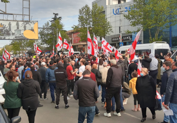 "ამ ბრძოლას ბოლომდე მივიყვანთ" - ხეობის მცველებმა ქუთაისში გზა გადაკეტეს 