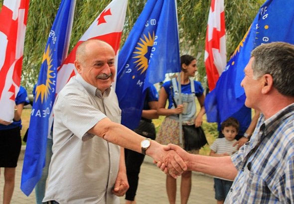 იოსებ მაკრახიძემ და თენგიზ ხუბულურმა მოსახლეობას საკუთარი ხედვები გააცნეს (R)