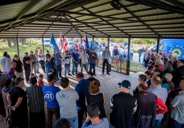 ოთარ დანელია - გპირდებით, რომ სასახელო დეპუტატი ვიქნები (R)