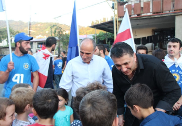 მუხრან ვახტანგაძე ბათუმში ამომრჩევლებს შეხვდა (R)