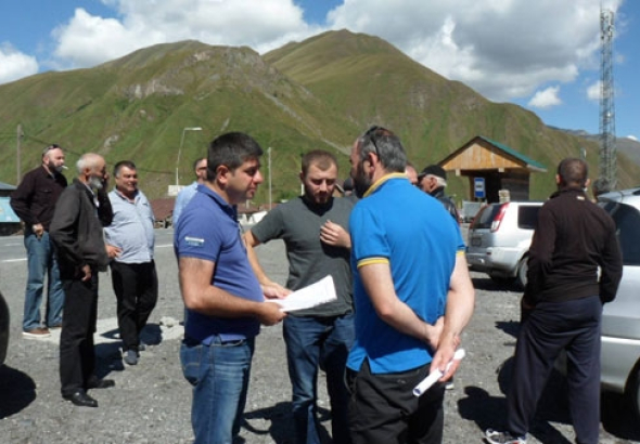 ზაქარია ქუცნაშვილის წინასაარჩევნო კამპანია გრძელდება (R)