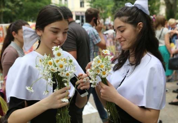 დღეს ქუთაისი "გვირილობის" ტრადიციულ დღესასწაულს აღნიშნავს