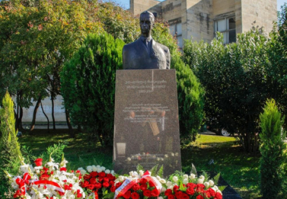 ქალაქის ცენტრში, ქუთაისში დაბადებული, პოლონეთის პირველი პრეზიდენტის ძეგლი გაიხსნა