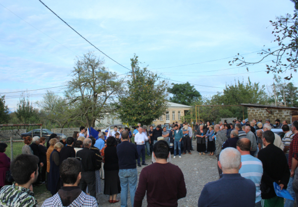 „ქართული ოცნების“ ხონის მერობის კანდიდატი ლადო ჯურხაძე ამომრჩეველთან შეხვედრებს განაგრძობს (R)