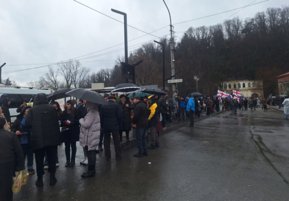 საპროტესტო აქციების დაწყებიდან ერთი თვის თავზე, ქუთაისში
„ერთობის ჯაჭვი